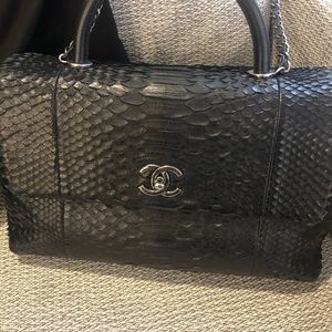 CHANEL HANDBAG